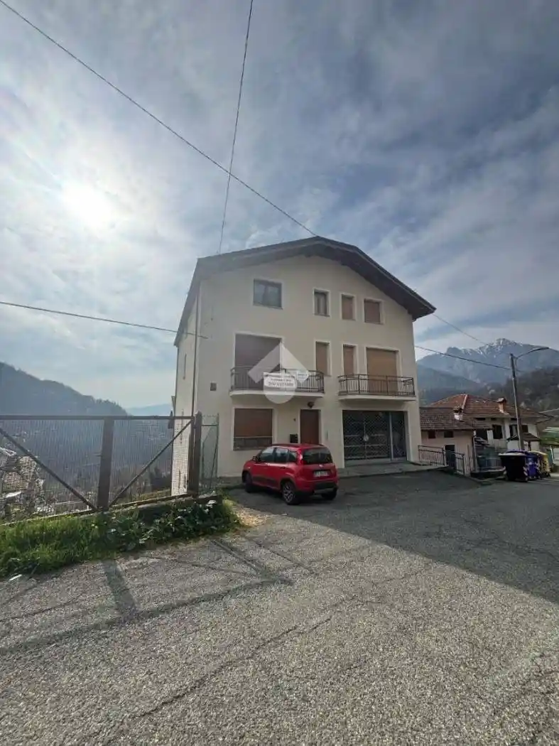 Appartamento in vendita a Mezzenile