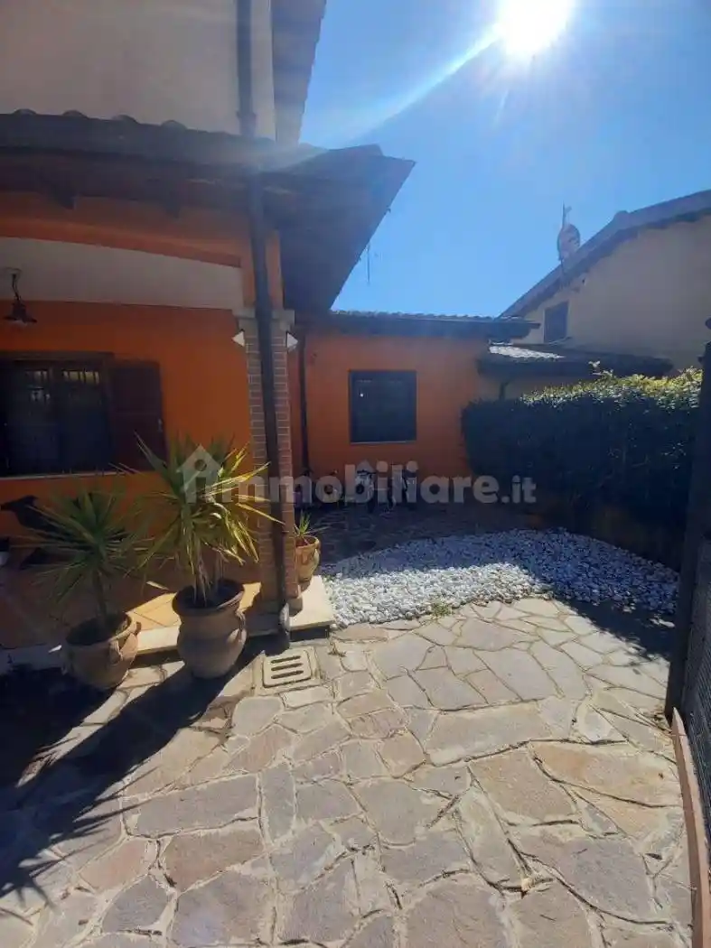 Villa in vendita a Anguillara Sabazia