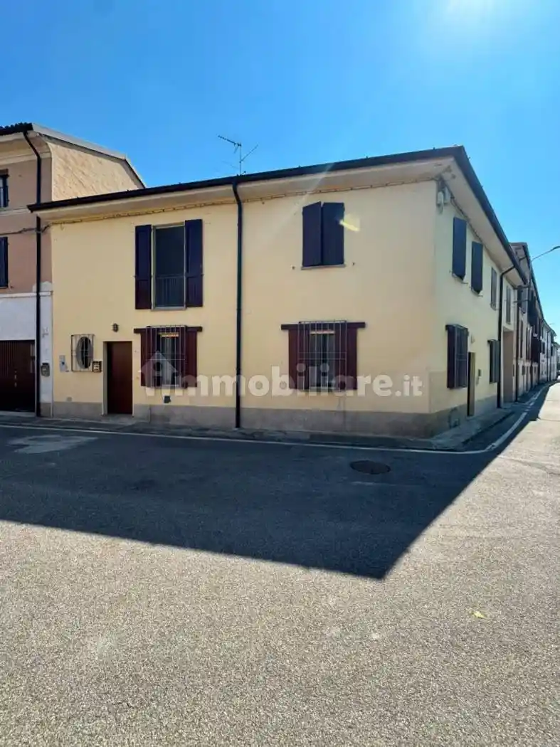 Casa indipendente in vendita a Sospiro