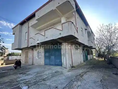 Palazzo - Edificio in vendita a Cirò Marina