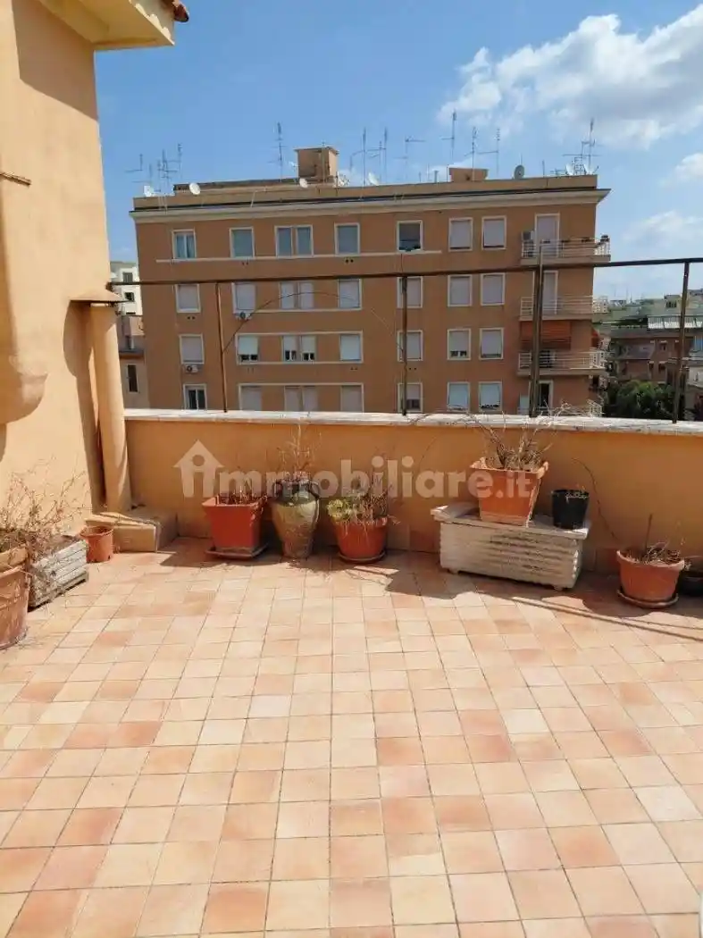 Appartamento in vendita a Roma