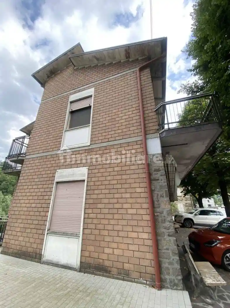 Villa in vendita a Castelnovo Ne' Monti