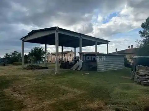 Rustico - Casale in vendita a Montelabbate