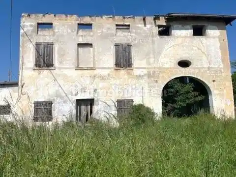 Rustico - Casale in vendita a Spresiano