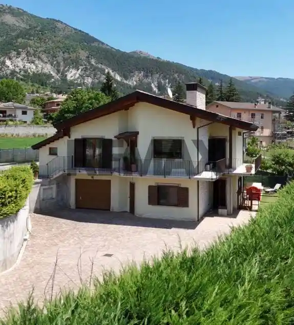 Villa in vendita a Pizzoli