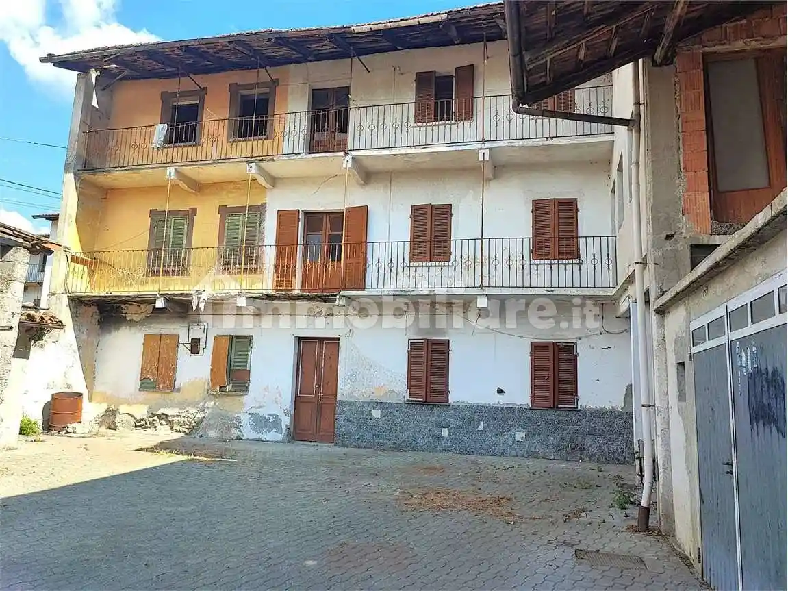 Casa indipendente in vendita a Borgofranco d'Ivrea