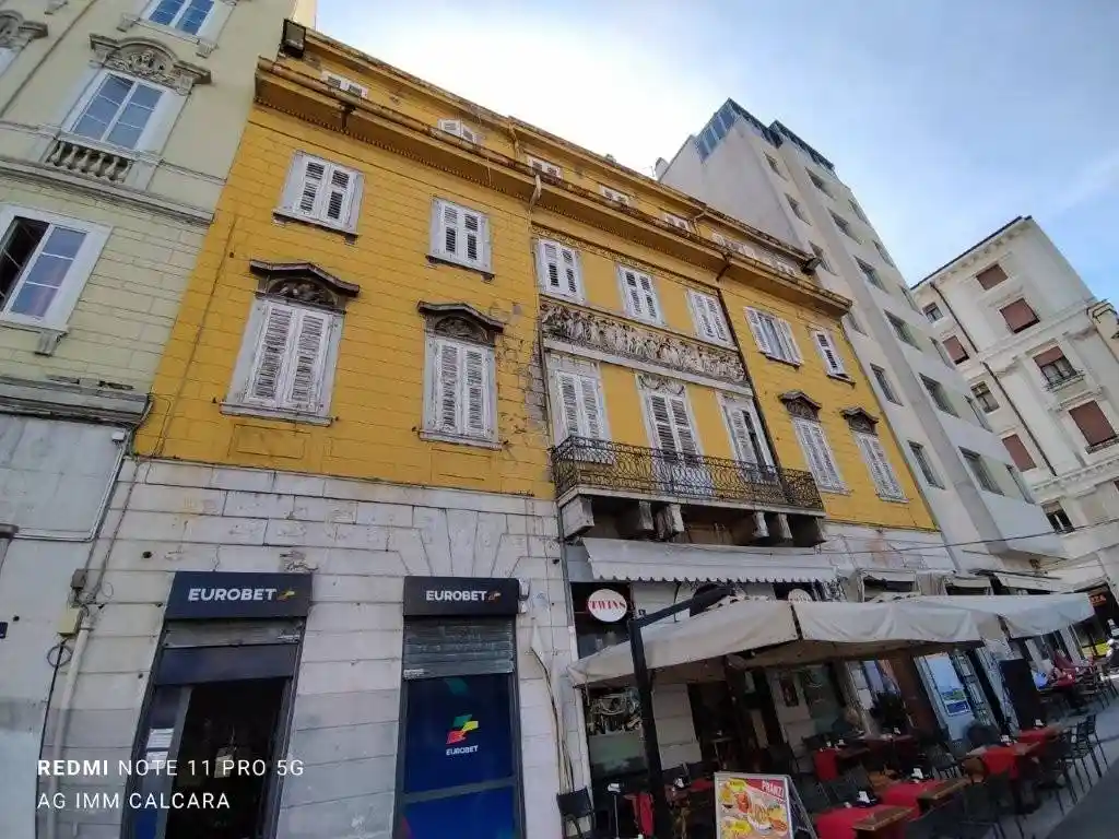 Palazzo - Edificio in affitto a Trieste