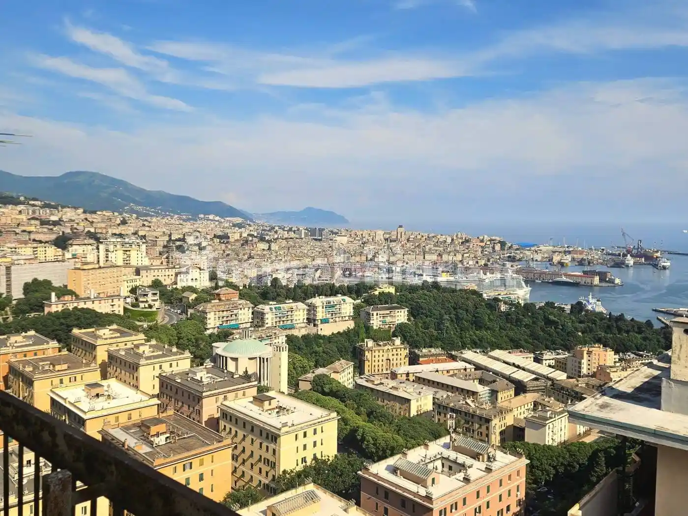 Appartamento in vendita a Genova