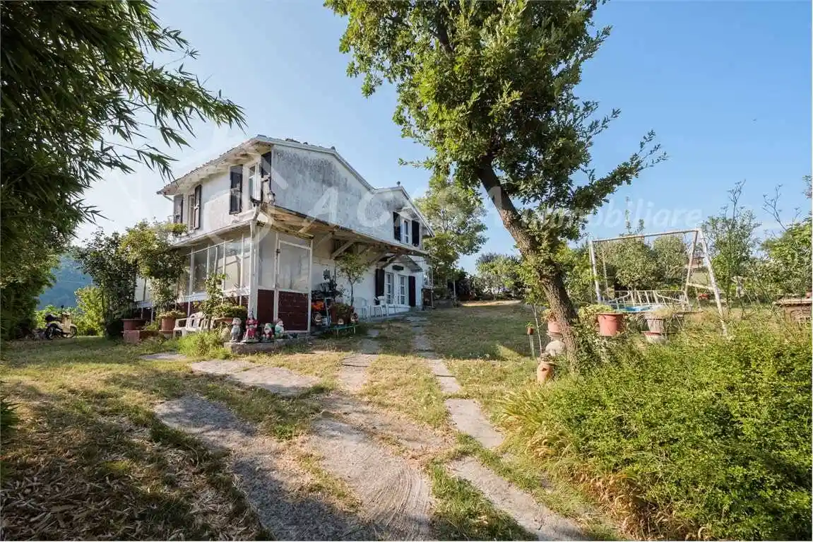 Casa indipendente in vendita a Medesano