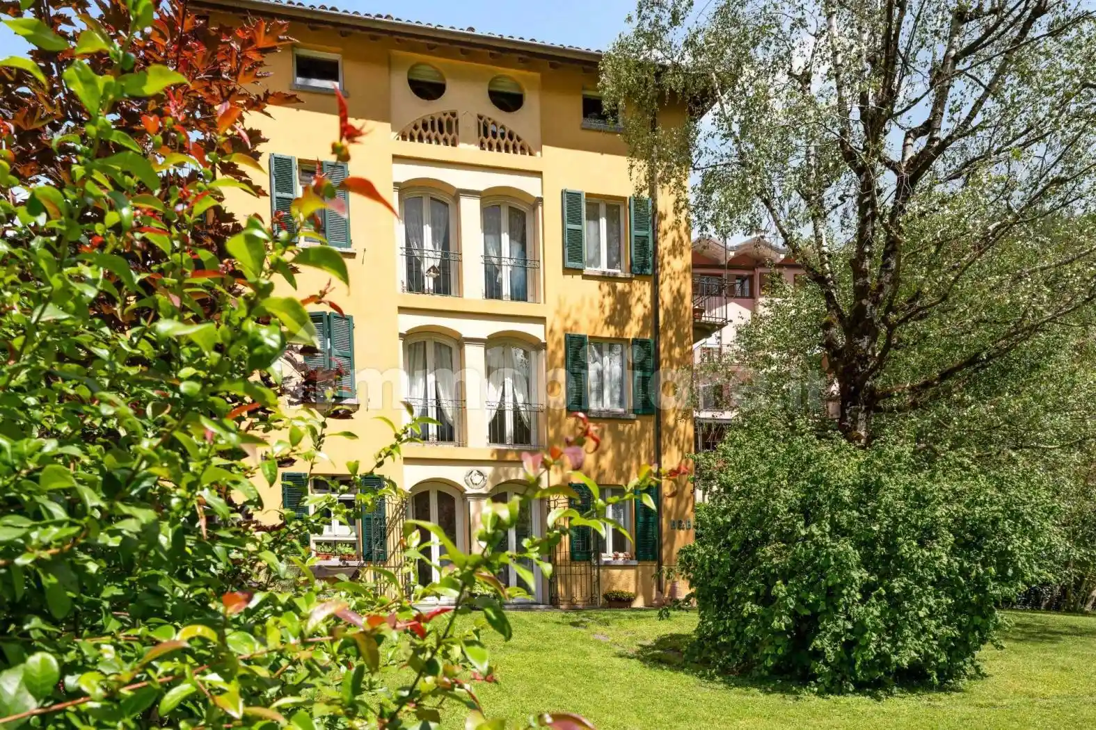 Villa in vendita a Introbio