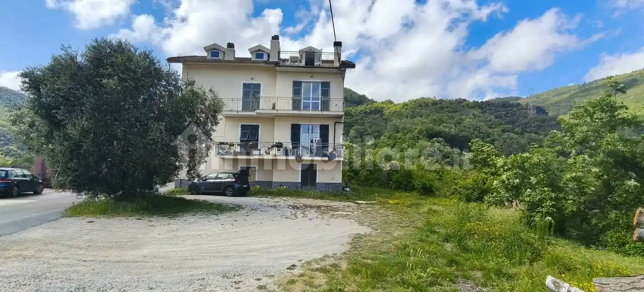 Appartamento in vendita a Vezzi Portio