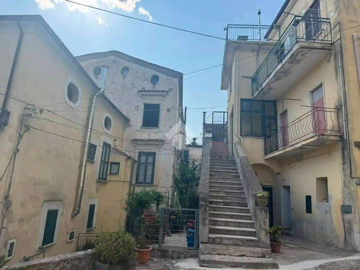 Casa indipendente in vendita a Giffoni Sei Casali