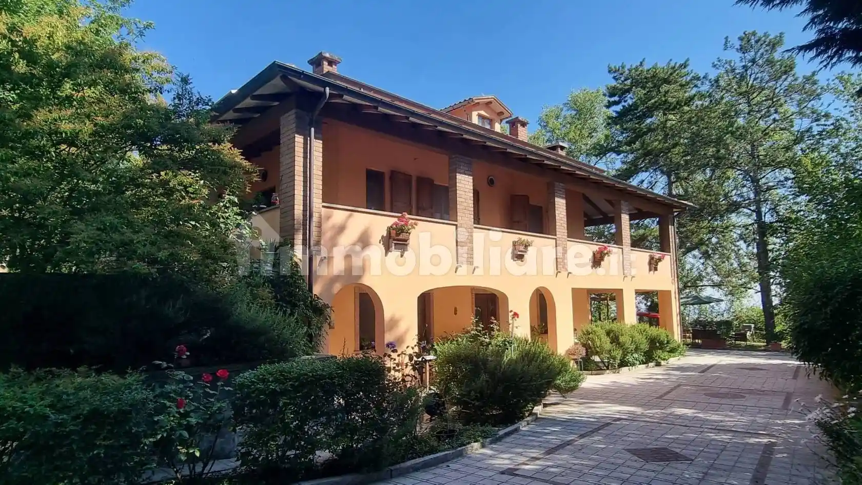 Villa in vendita a Traversetolo