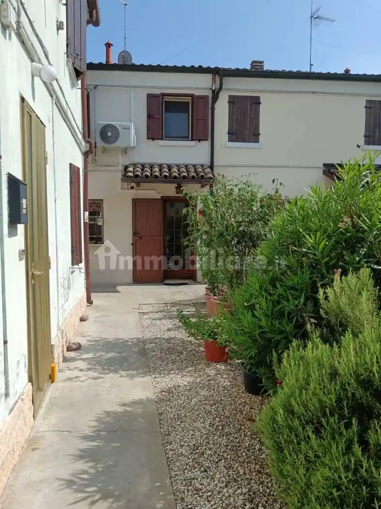 Casa indipendente in vendita a Ferrara