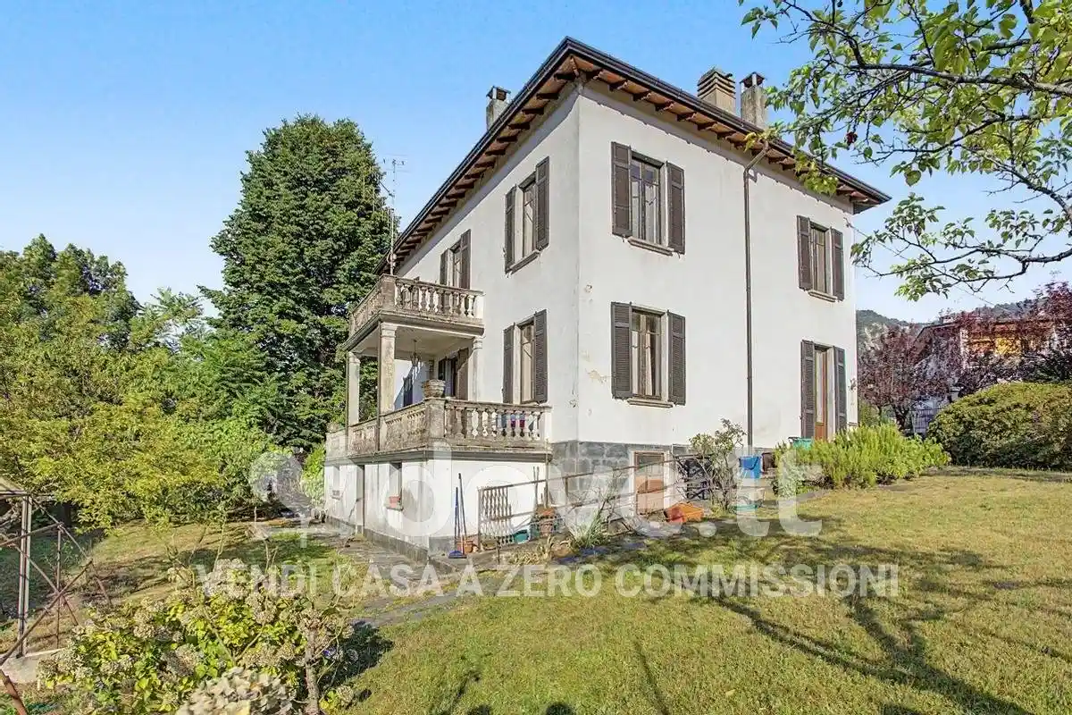 Villa in vendita a Porto Valtravaglia