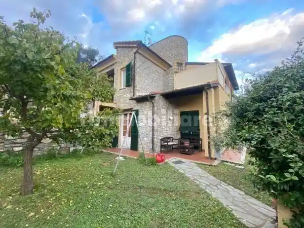 Villa in vendita a Garlenda