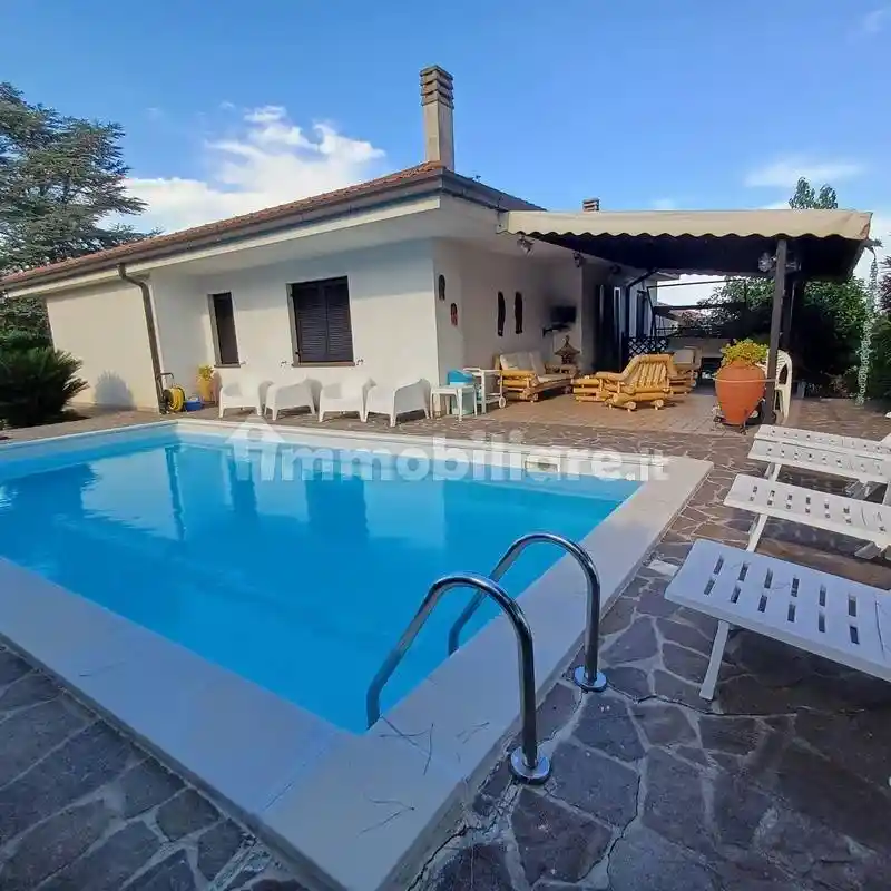 Villa in vendita a Potenza Picena