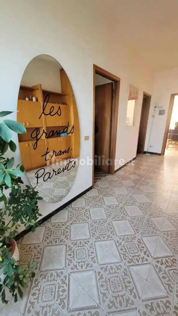 Casa indipendente in vendita a Luni