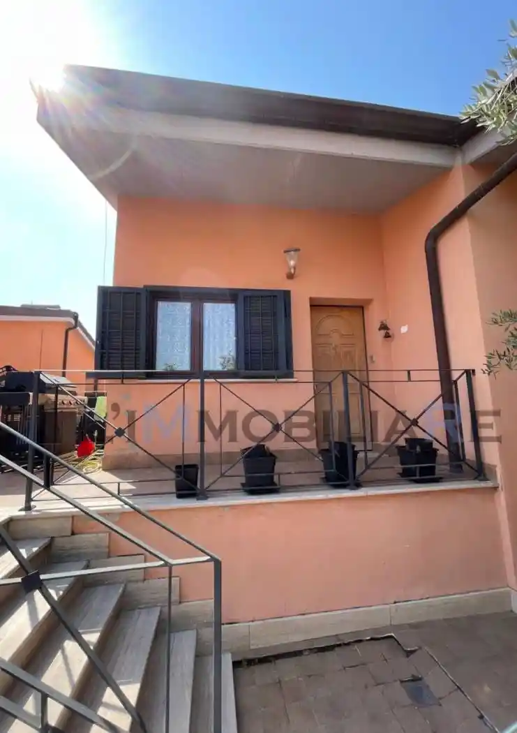 Villetta a schiera in affitto a Roma