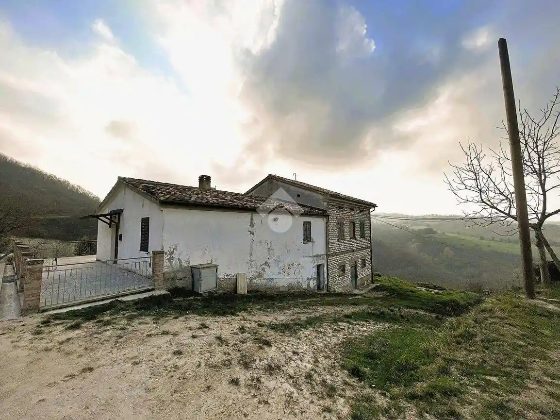 Casa indipendente in vendita a Urbino
