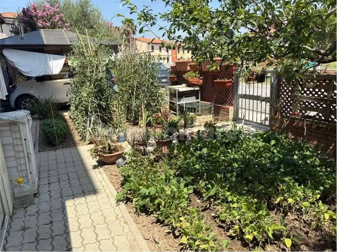 Appartamento in vendita a Collesalvetti