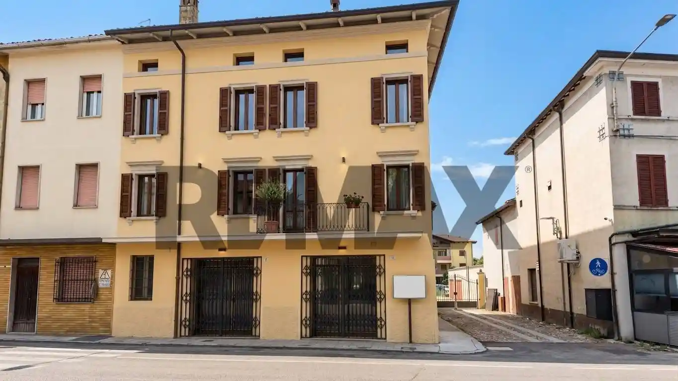 Casa indipendente in vendita a Gattatico