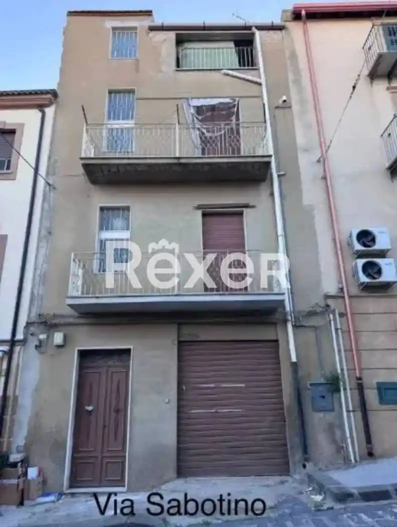 Casa indipendente in vendita a Pietraperzia