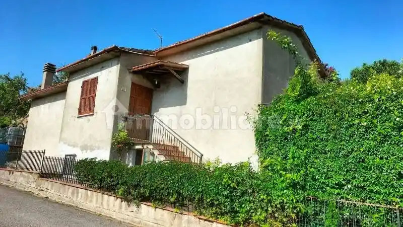 Casa indipendente in vendita a Fabro
