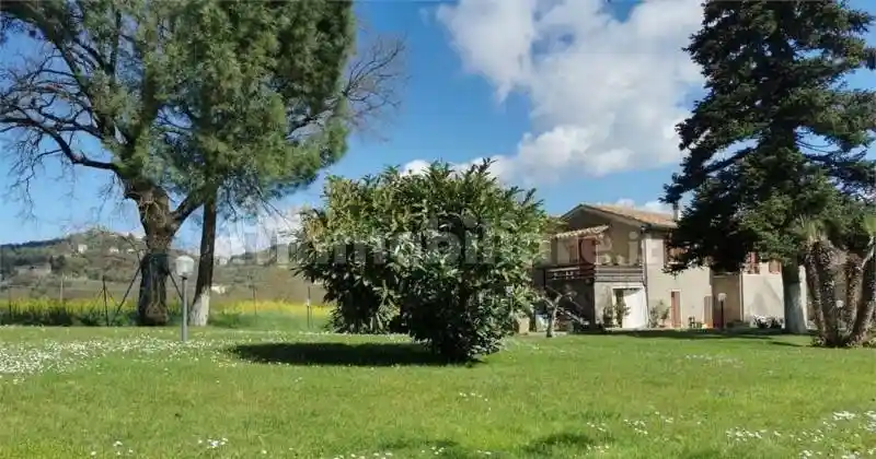 Rustico - Casale in vendita a Magione