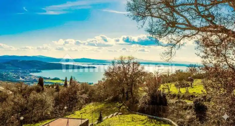Villa in vendita a Passignano sul Trasimeno
