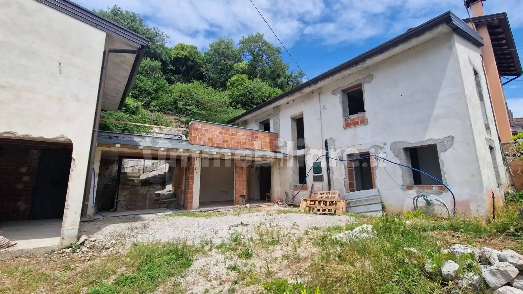 Casa indipendente in vendita a Medea