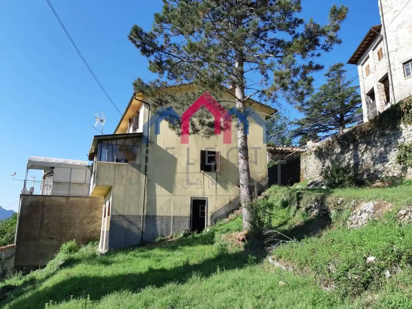 Casa indipendente in vendita a Borgo a Mozzano