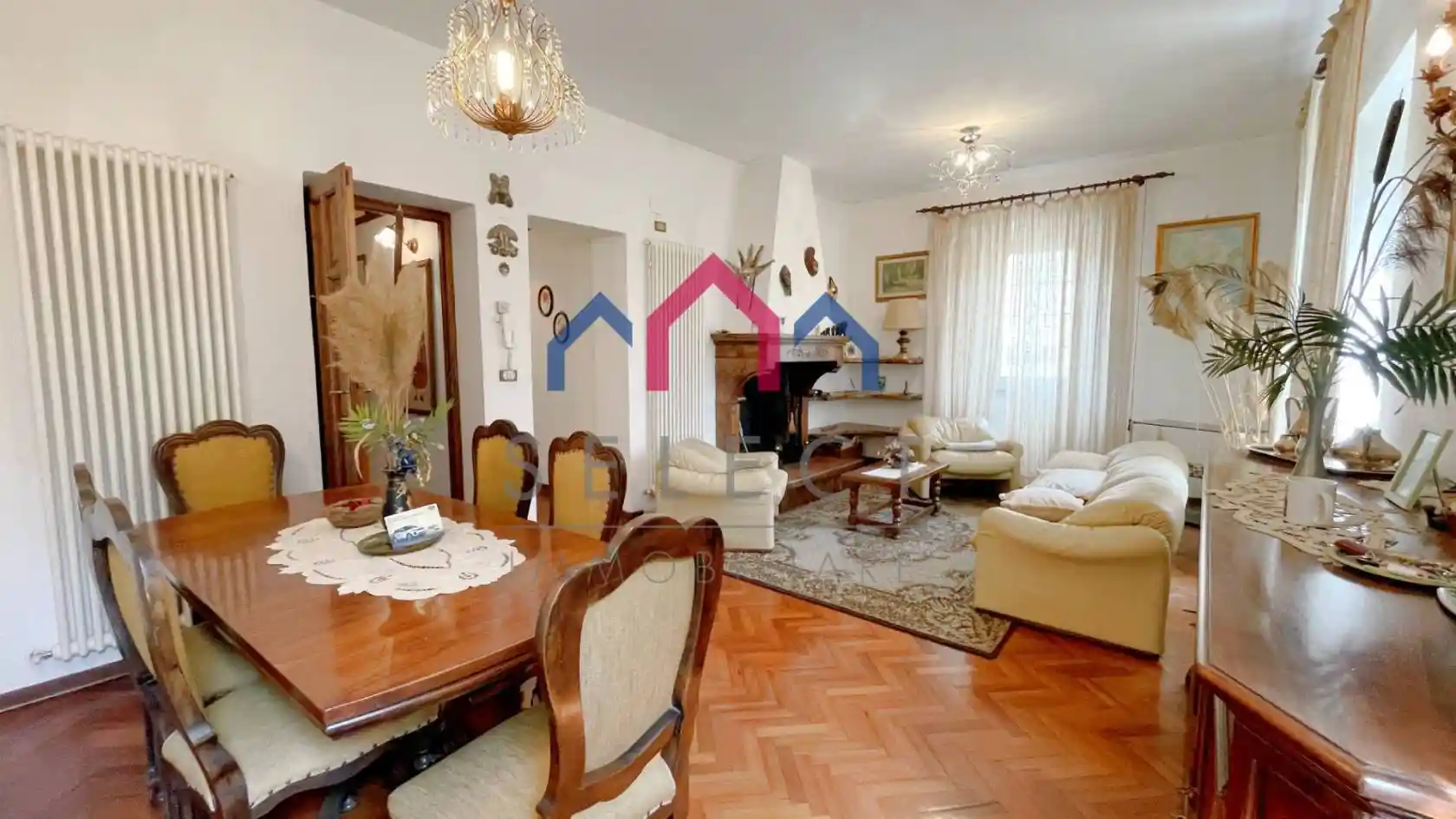 Villa in vendita a Piazza al Serchio