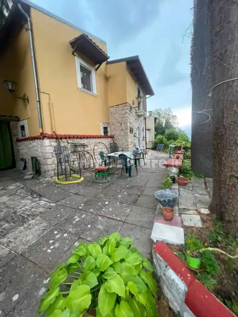 Appartamento in vendita a Introdacqua