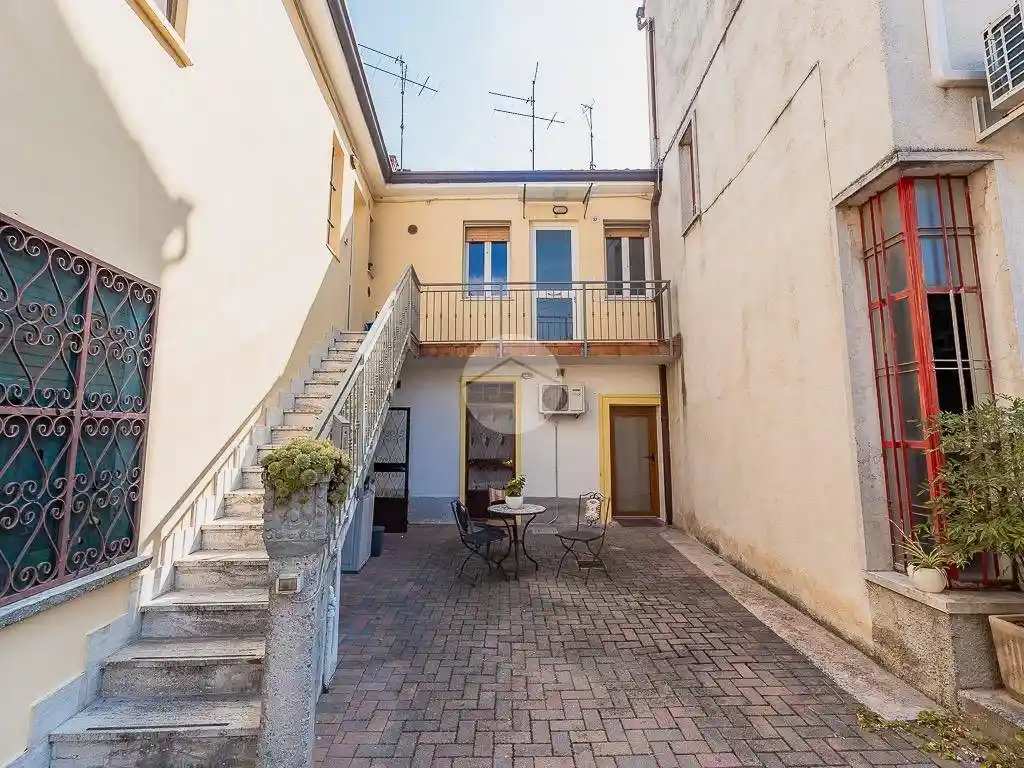 Appartamento in vendita a Sommacampagna