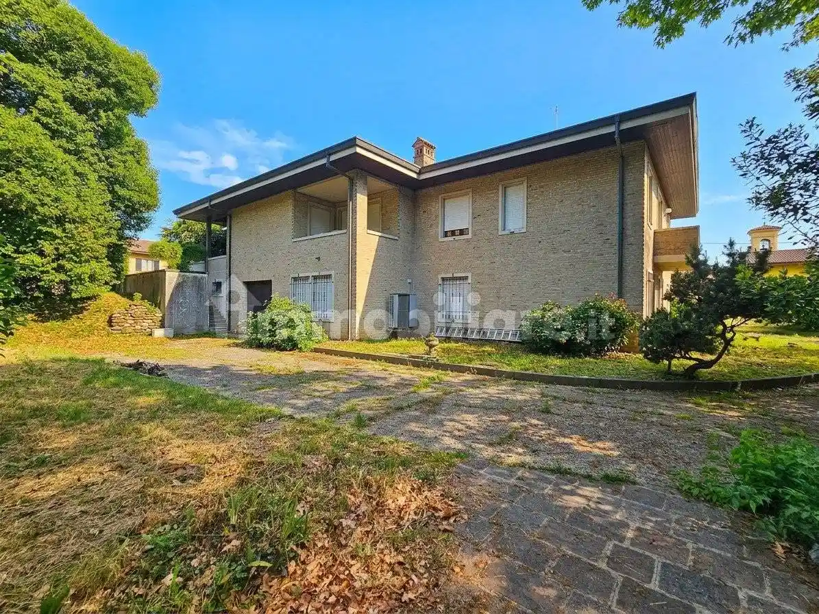 Villa in vendita a Villa d'Adda