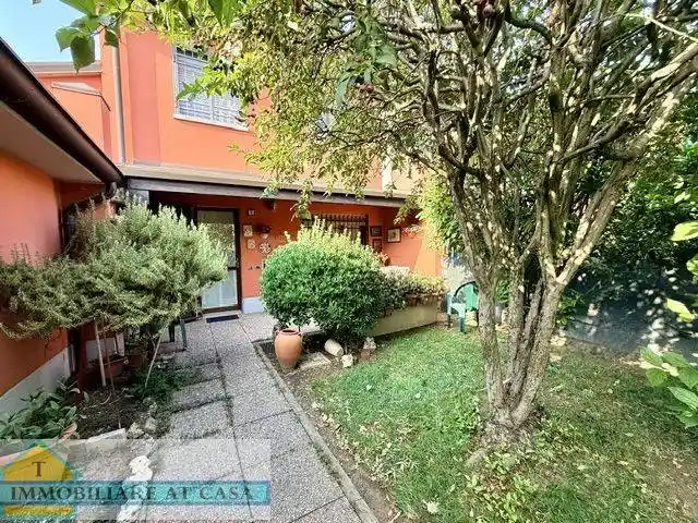 Villa in vendita a Correggio