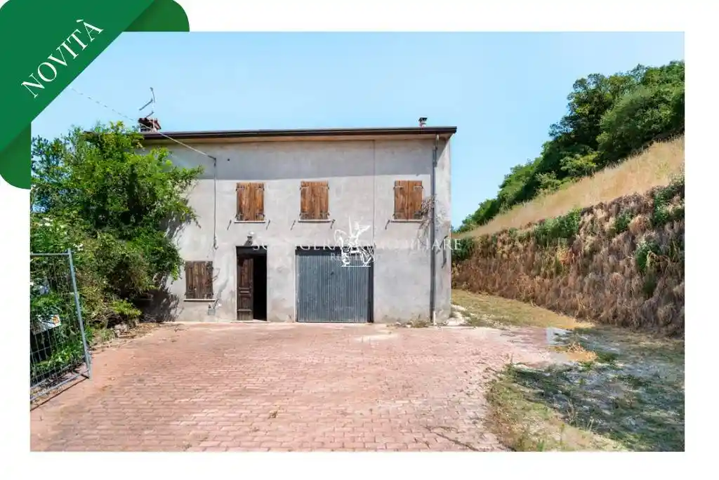 Rustico - Casale in vendita a Soave