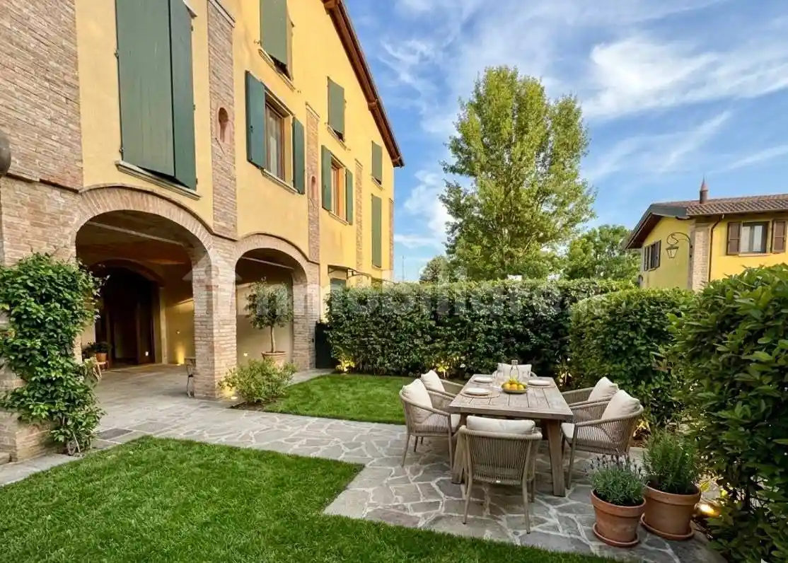 Villa in vendita a Castelfranco Emilia