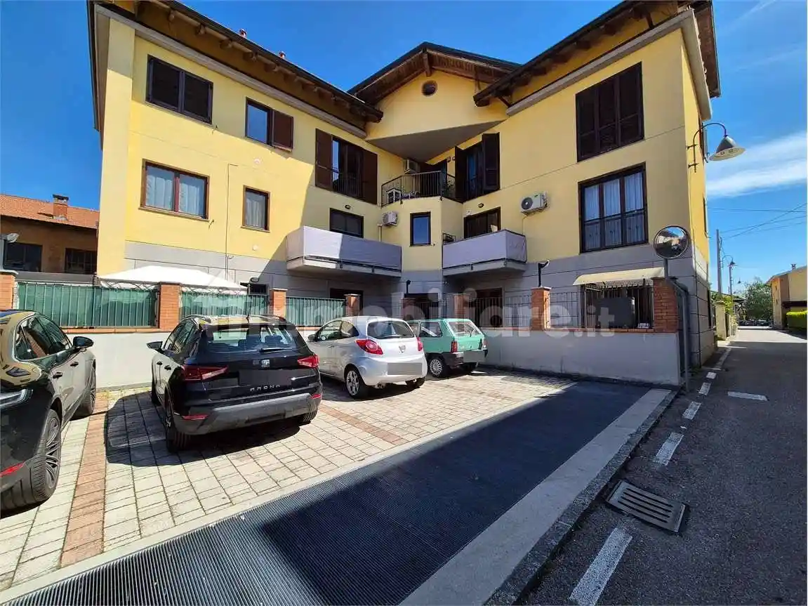 Appartamento in vendita a Fenegrò