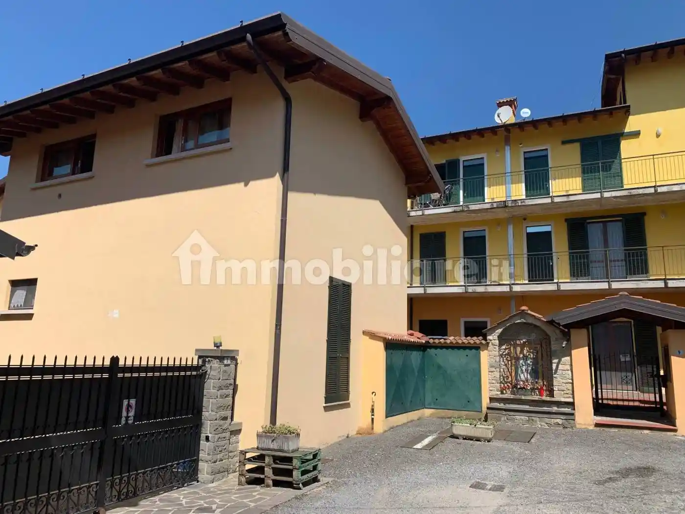 Appartamento in vendita a Adrara San Martino