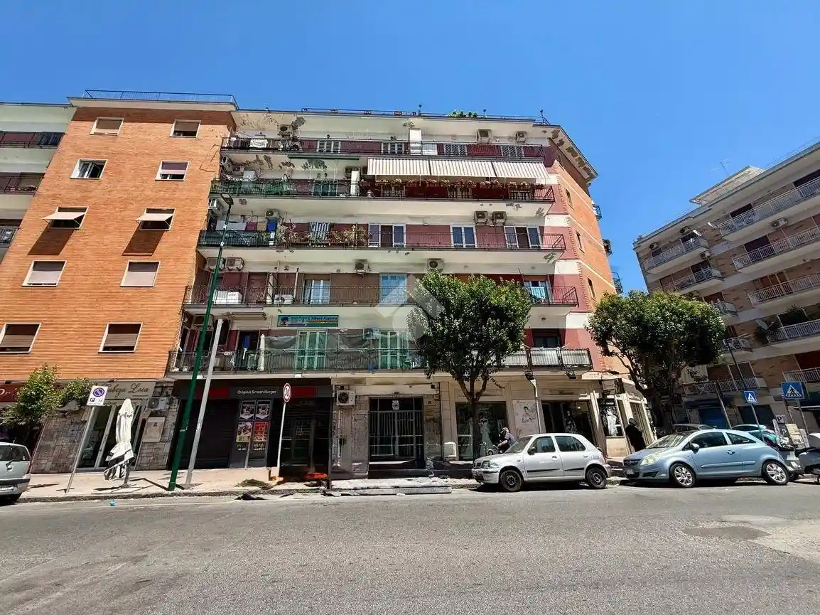 Appartamento in vendita a Napoli