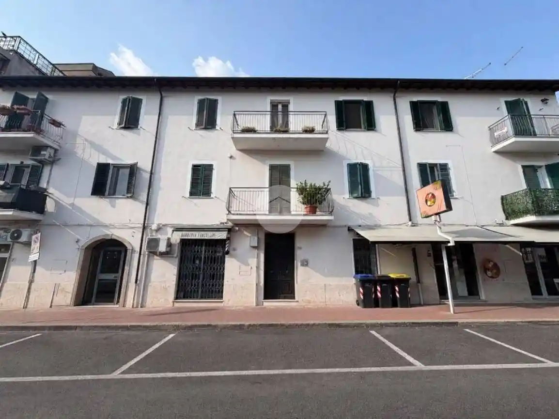 Appartamento in vendita a Fara in Sabina