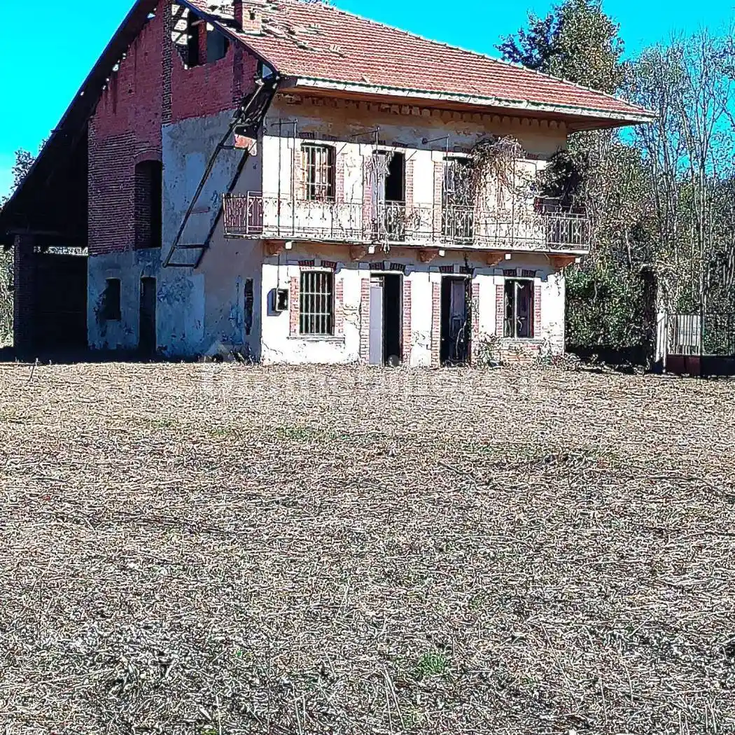 Rustico - Casale in vendita a Front