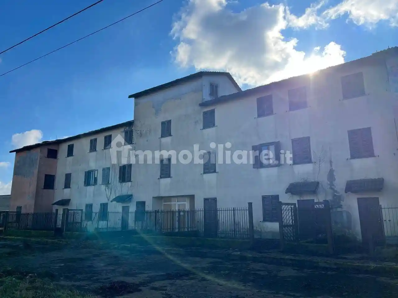 Palazzo - Edificio in vendita a Vicolungo