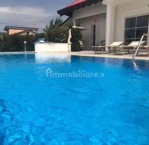 Villa in vendita a Vitulazio