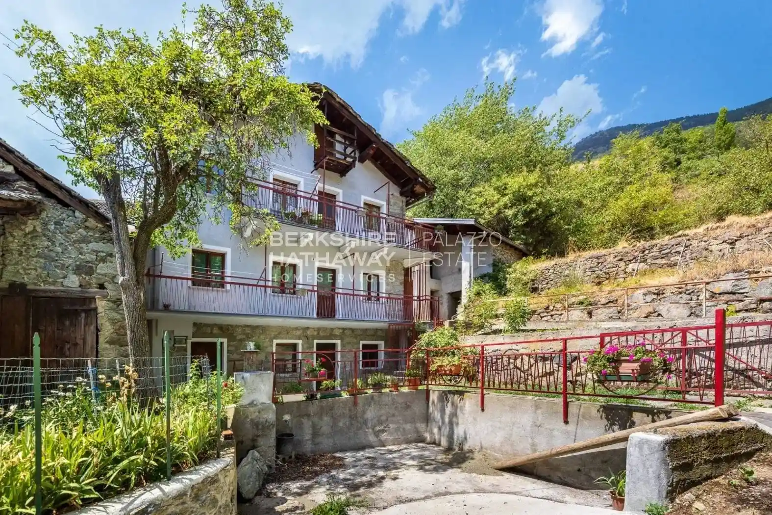 Casa indipendente in vendita a Quart