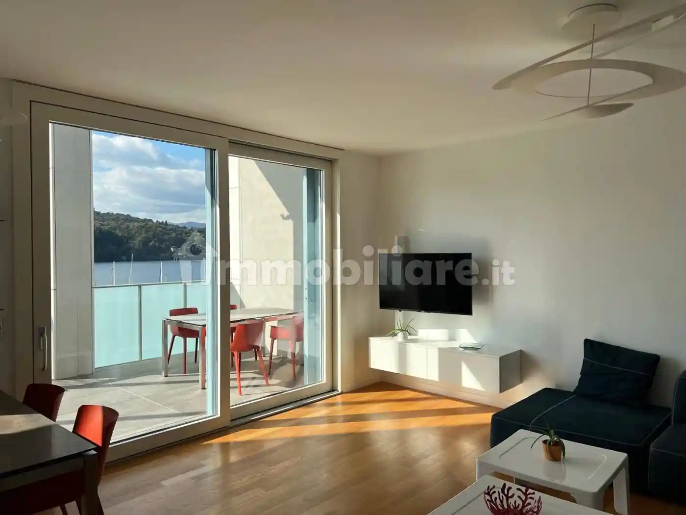 Appartamento in vendita a Laveno-Mombello