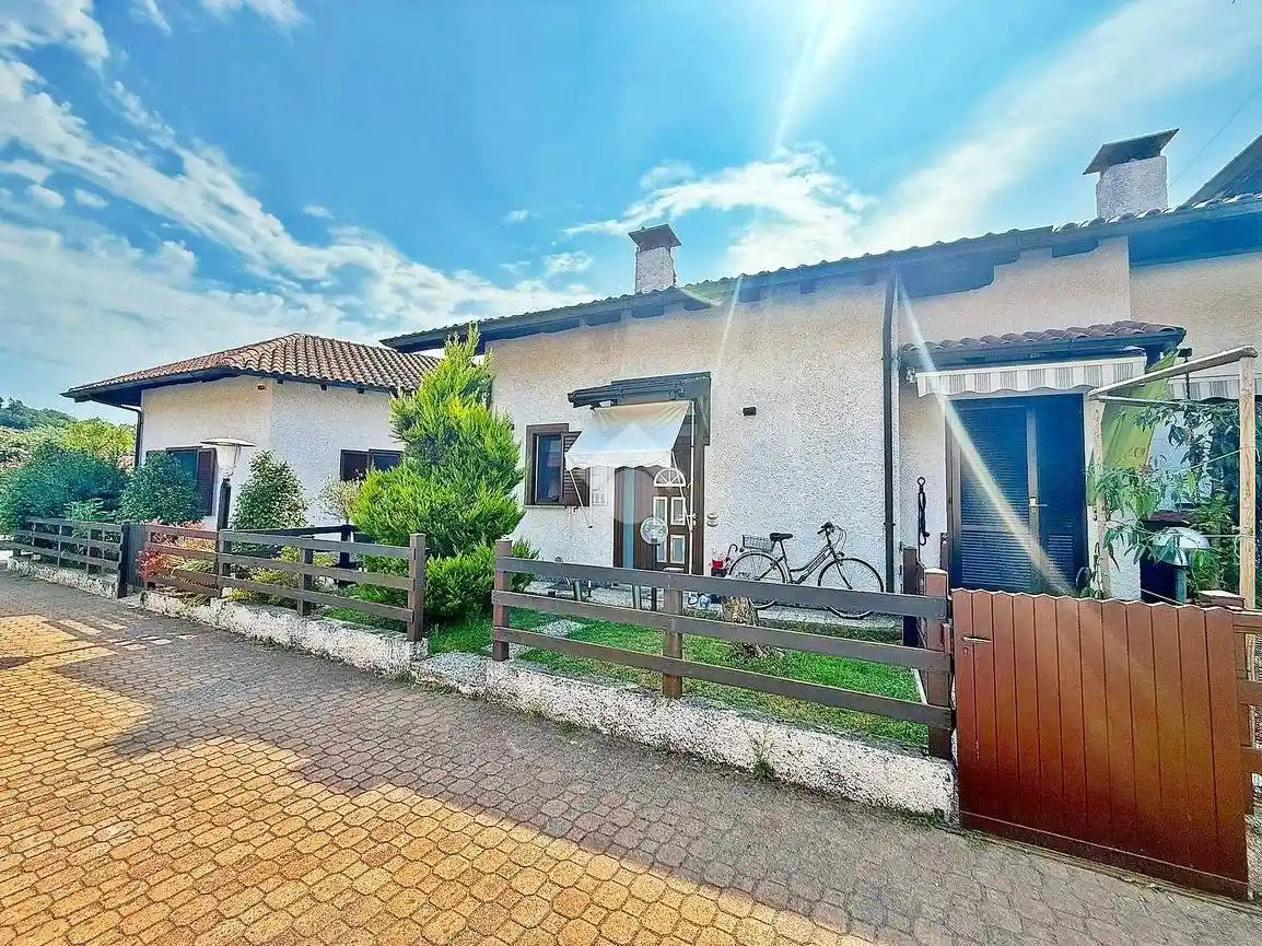 Villetta a schiera in vendita a Taino