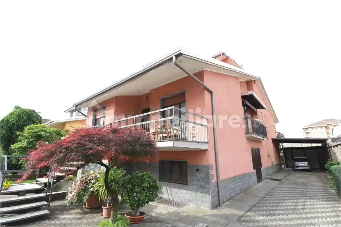 Villa in vendita a Novara